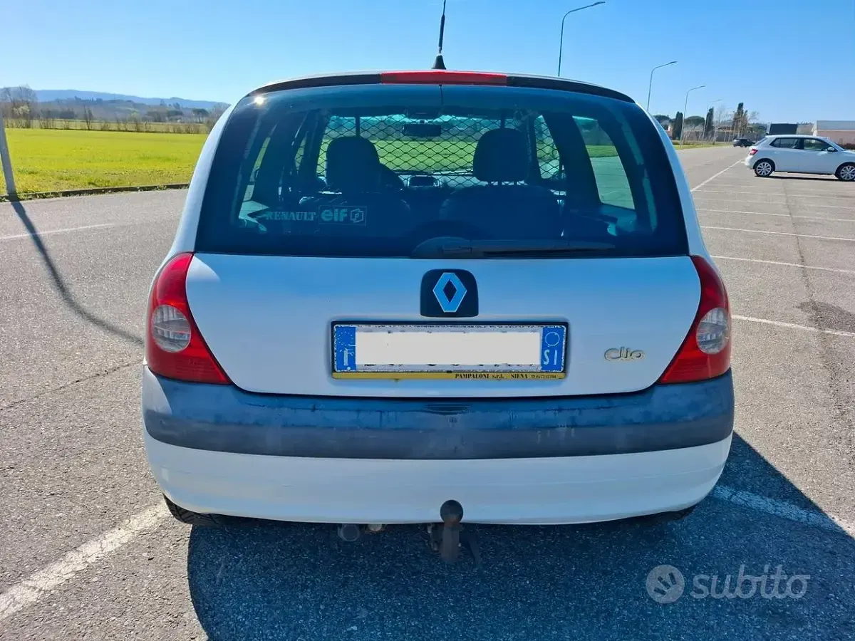 Usata Renault Clio II 65 CV (47 kW) 2002 Bianco Furgone
