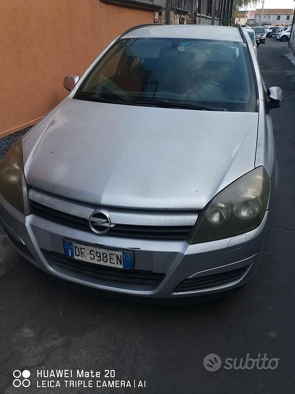 Usata 2006 Opel Astra Station wagon | 600 € (Buon prezzo) - Immagine 1/4