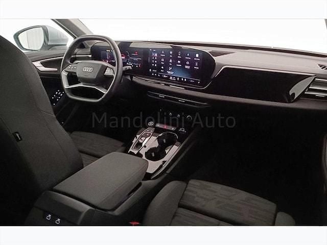 Usata Audi A5 Sportback Advanced 204 CV (150 kW) 2025 Argento floret metallizzato Utilitaria