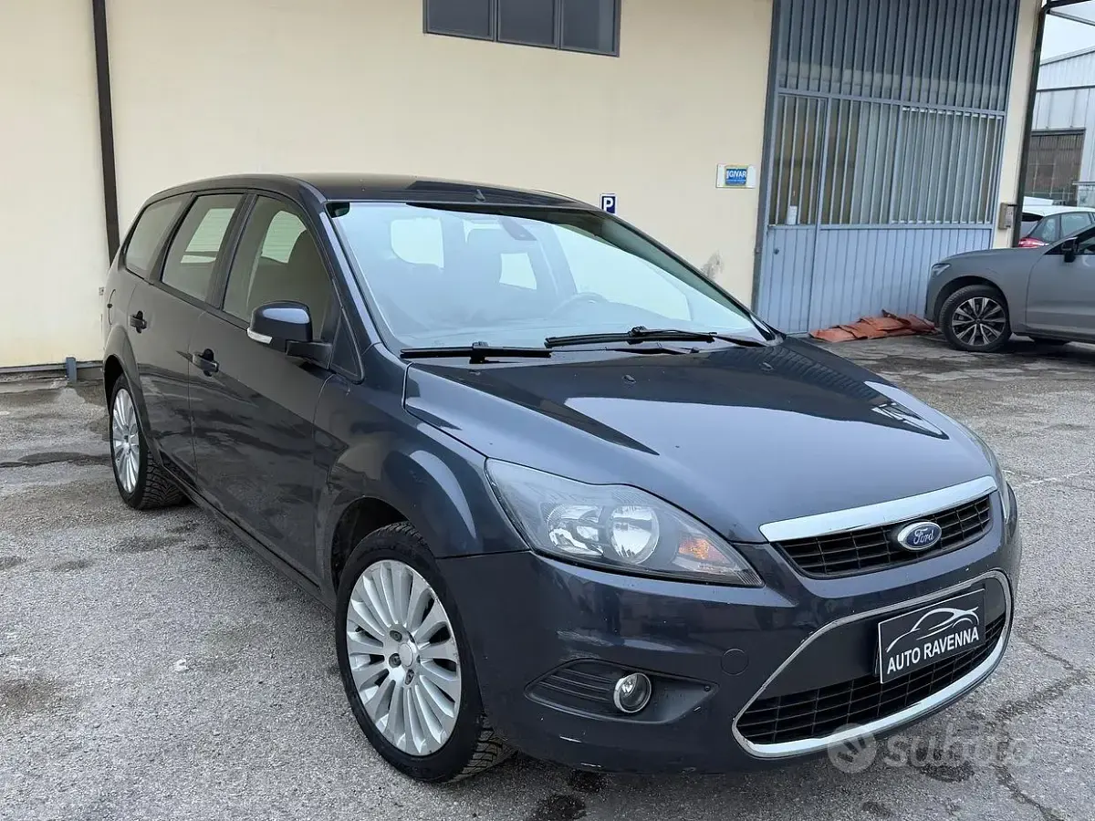 Occasion Ford Focus Titanium 110 ch (80 kW) 2009 Gris Break