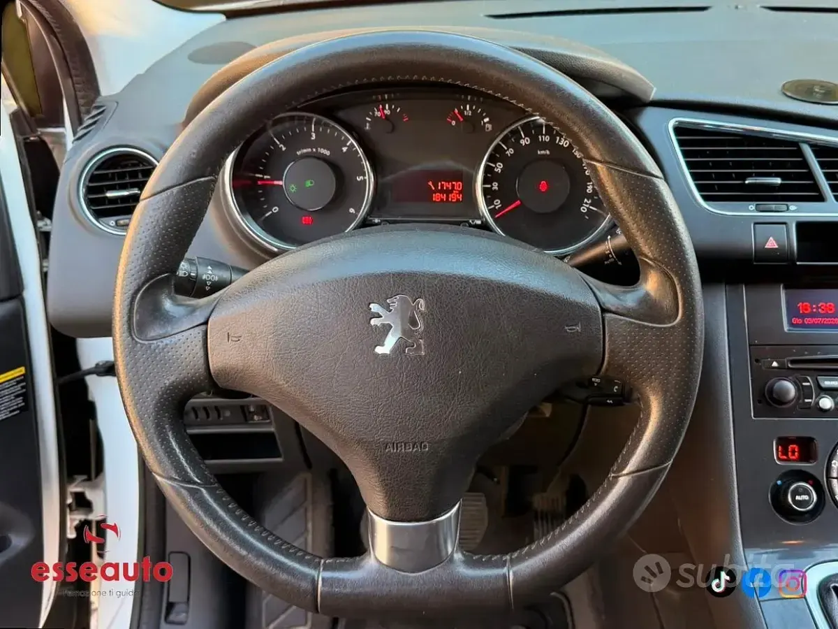 Usata Peugeot 3008 Business-Line 115 CV (84 kW) 2013 Bianco Station wagon