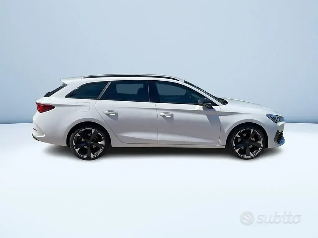 Usata Cupra Leon 150 CV (110 kW) 2024 Bianco Station wagon