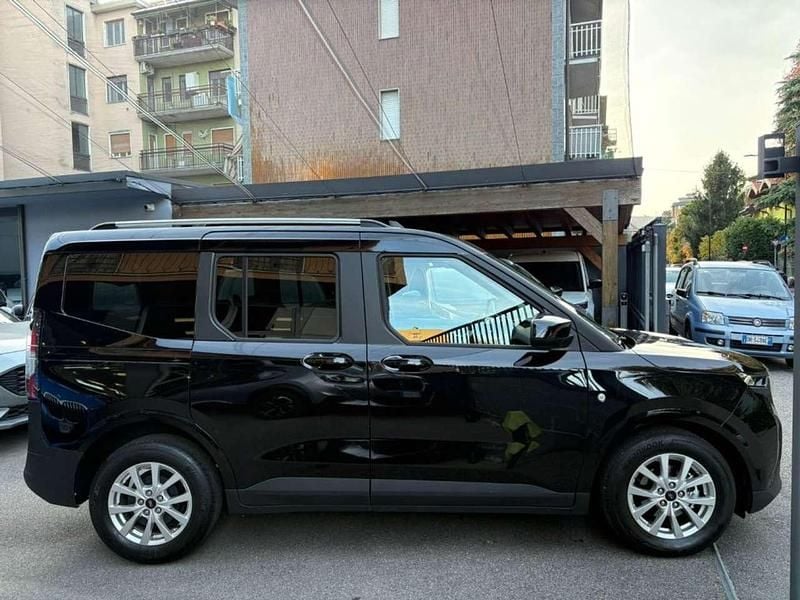Usata Ford Tourneo Courier Titanium 125 CV (91 kW) 2025 Nero Monovolume