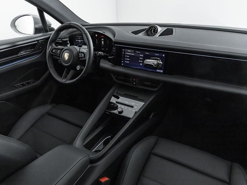 Nuova Porsche Macan 330 kW (449 CV) 2026 Grigio ghiaccio metallizzato SUV