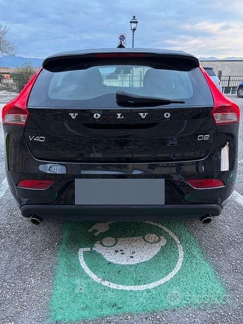 Usata Volvo V40 120 CV (88 kW) 2018 Berlina
