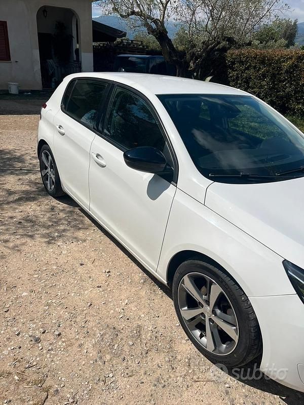 Usata Peugeot 308 Active 116 CV (85 kW) 2014 Bianco Utilitaria