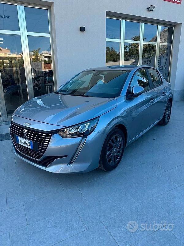 Usata Peugeot 208 Allure 102 CV (75 kW) 2021 Grigio Utilitaria