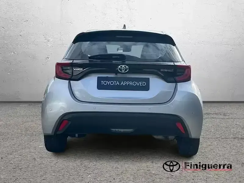 Usata Toyota Yaris Hybrid Trend 116 CV (85 kW) 2022 Grigio Berlina