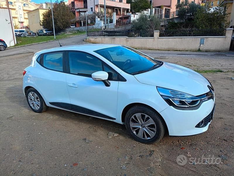 Usata Renault Clio IV Life 75 CV (55 kW) 2016 Bianco Berlina