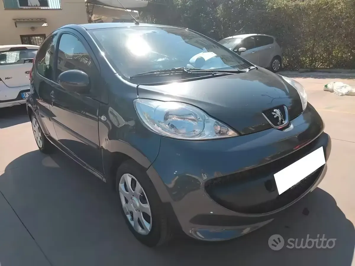 Usata Peugeot 107 68 CV (50 kW) 2009 Grigio Utilitaria