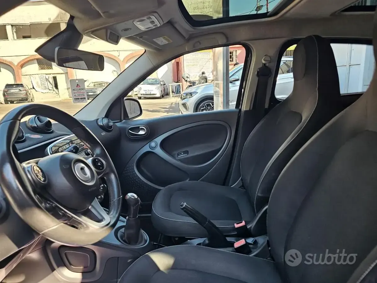Usata Smart ForFour Passion 71 CV (52 kW) 2016 Nero Utilitaria