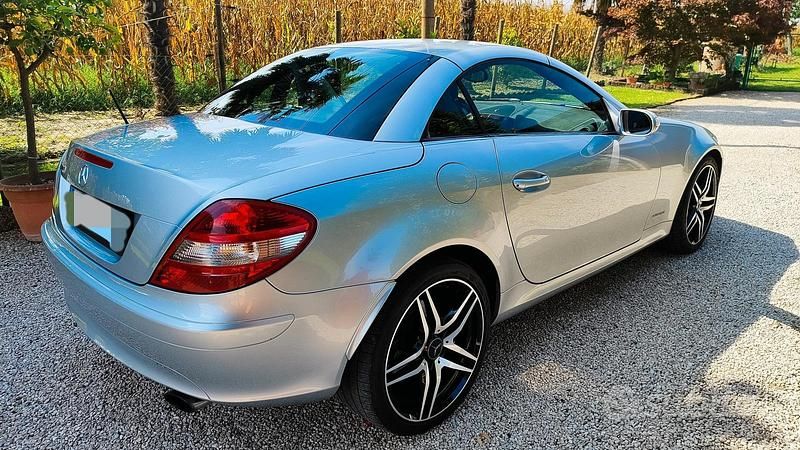 Usata Mercedes SLK200 163 CV (119 kW) 2005 Grigio Cabrio