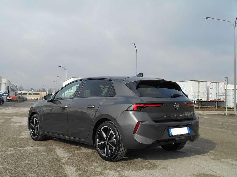 Usata Opel Astra Elegance 131 CV (96 kW) 2023 Grigio Berlina