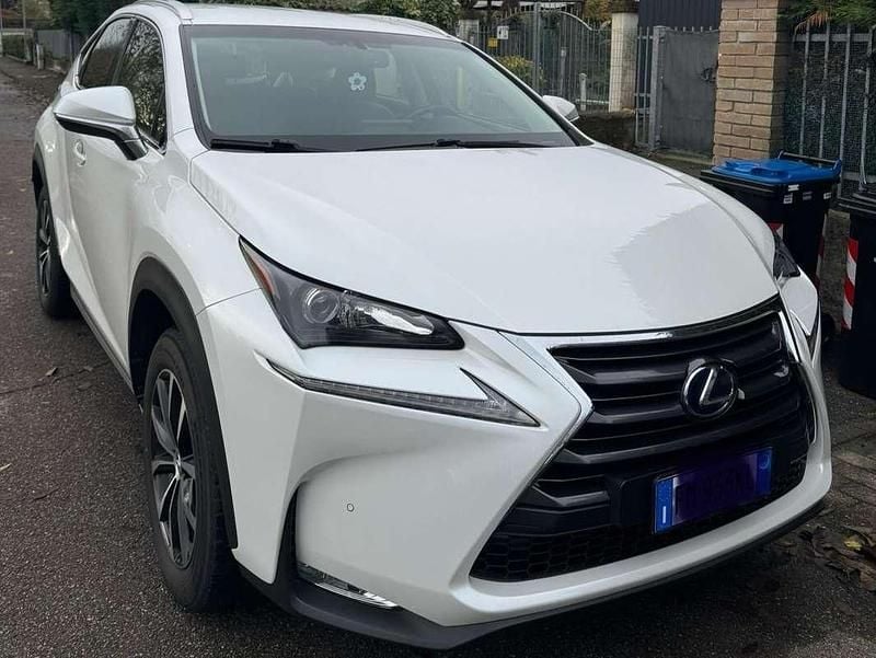 Bianco Usata 2017 Lexus NX300h Executive Line SUV | 23.500 € (Buon prezzo) - Immagine 1/4