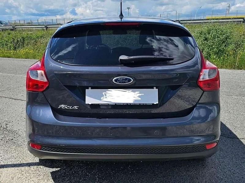 Usata Ford Focus Titanium 116 CV (85 kW) 2011 Blu/azzurro Berlina