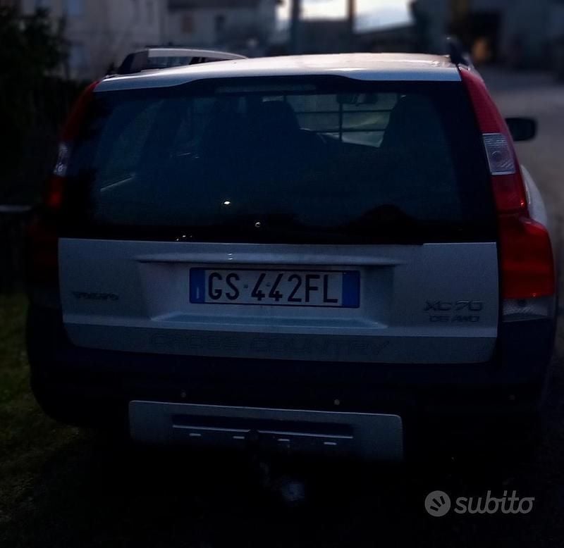 Usata Volvo XC70 163 CV (119 kW) 2004 Grigio Station wagon