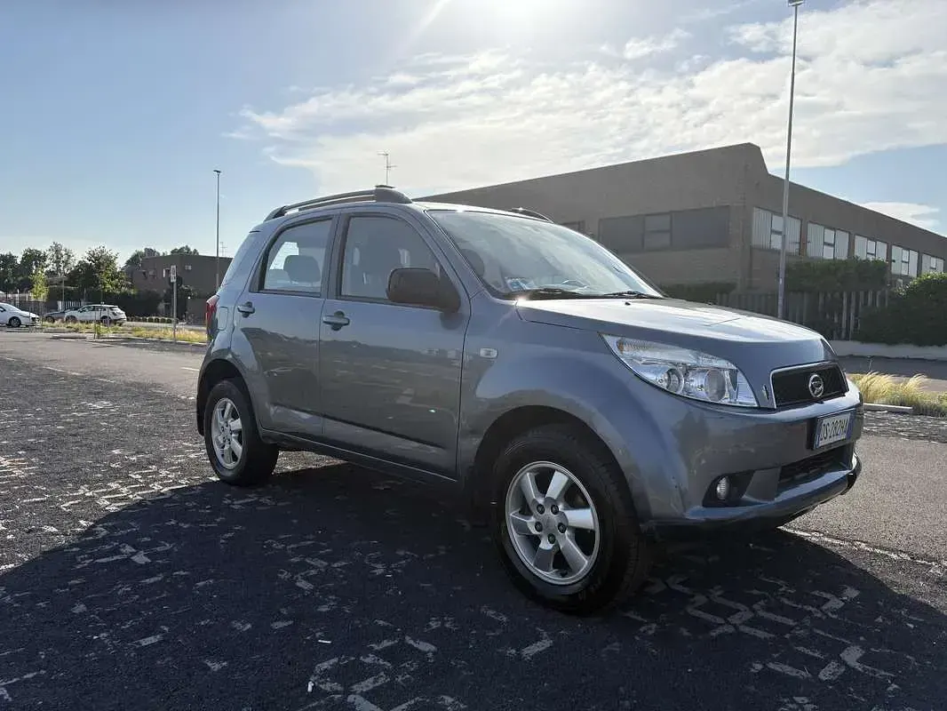 Usata Daihatsu Terios 105 CV (77 kW) 2008 Grigio SUV