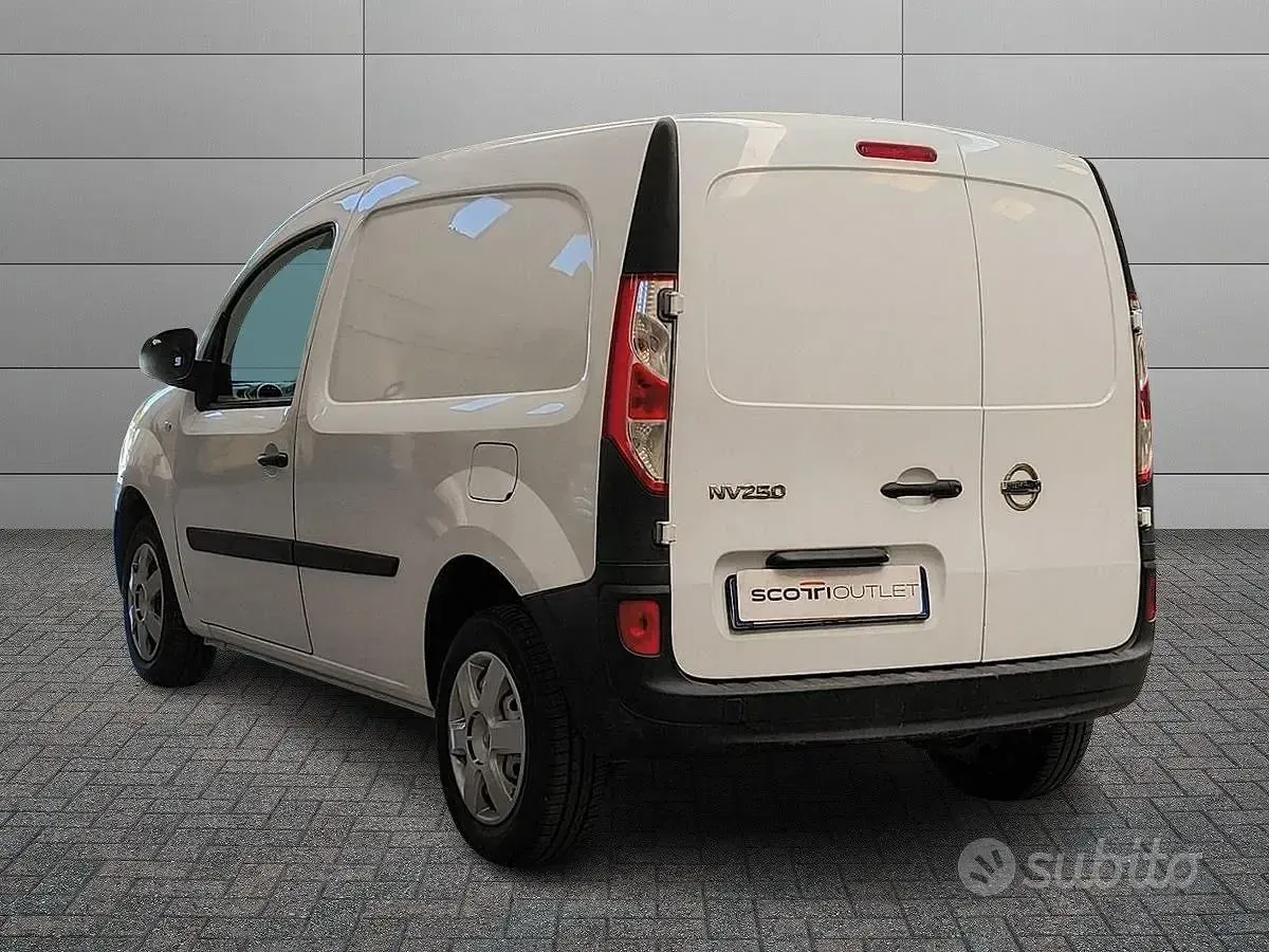 Usata Nissan NV250 95 CV (69 kW) 2021 Bianco Furgone