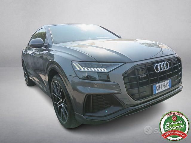Usata Audi Q8 S-Line 286 CV (210 kW) 2022 Grigio SUV