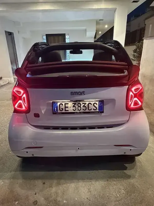 Usata Smart ForTwo Electric Drive 89 kW (122 CV) 2021 Bianco Cabrio