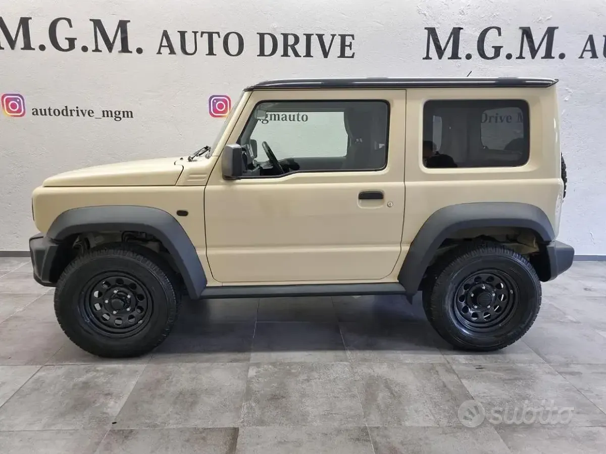 Second-hand Suzuki Jimny 102 CP (75 kW) 2021 Bej SUV