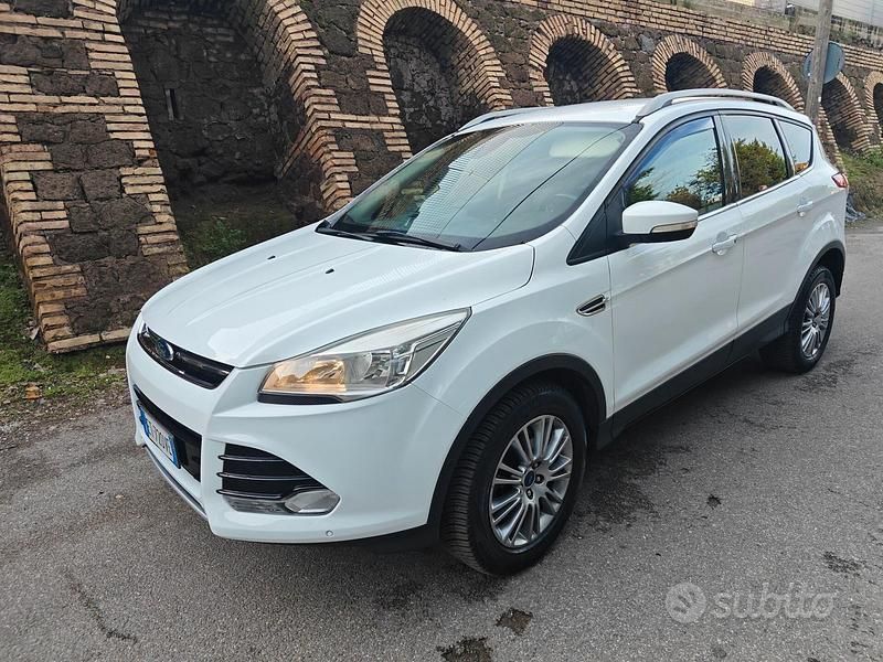 Usata Ford Kuga Titanium 140 CV (102 kW) 2014 Bianco SUV