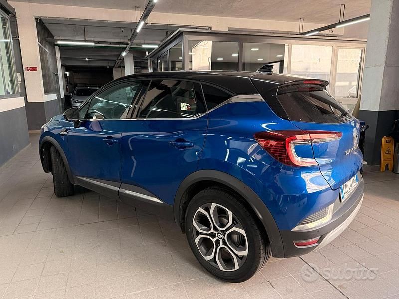 Usata Renault Captur Techno 100 CV (73 kW) 2023 Blu SUV