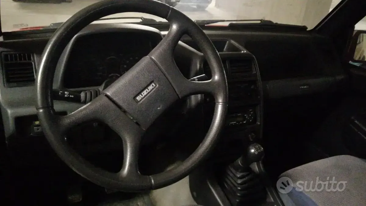 Usata Suzuki Vitara 75 CV (55 kW) 1993 Rosso SUV