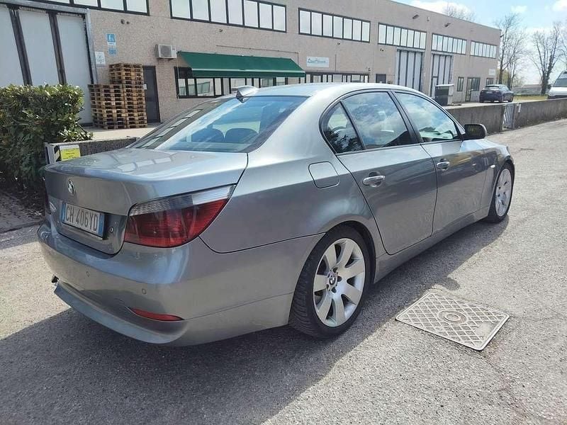 Usata BMW 530 218 CV (160 kW) 2003 Grigio Berlina