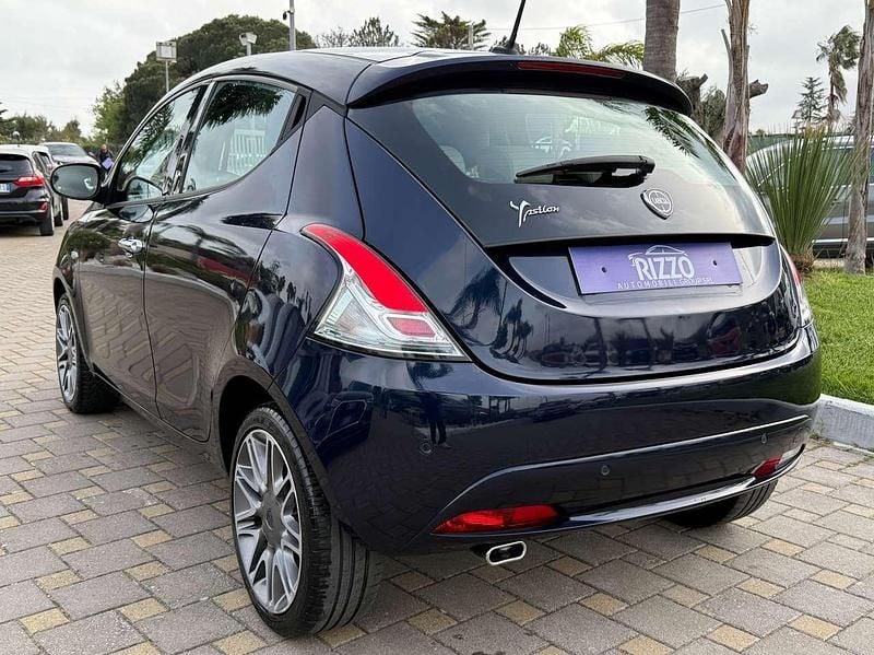 Usata Lancia Ypsilon Gold 69 CV (50 kW) 2012 Bianco Utilitaria