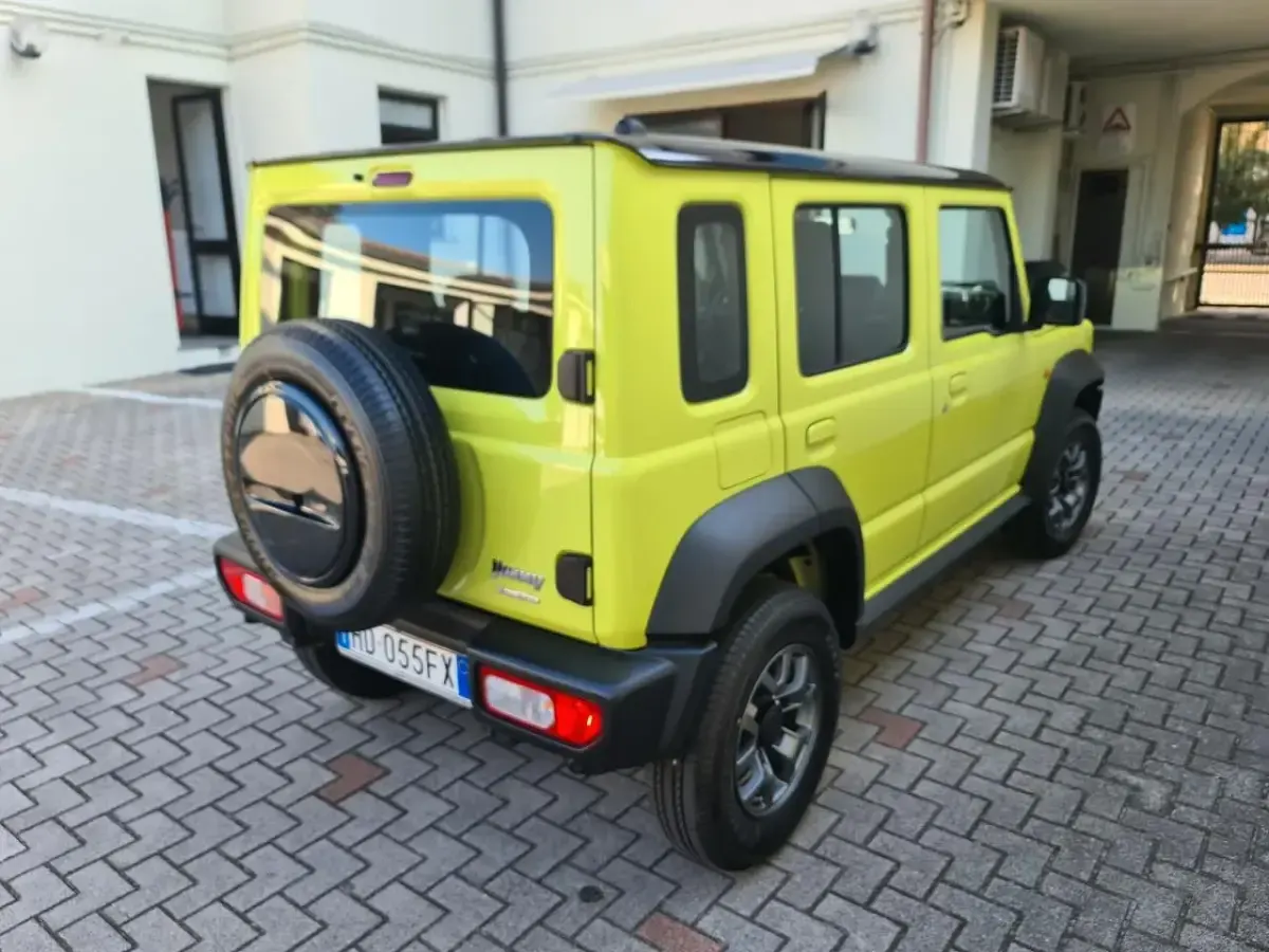 Nuova Suzuki Jimny GLX 101 CV (74 kW) 2026 Giallo SUV