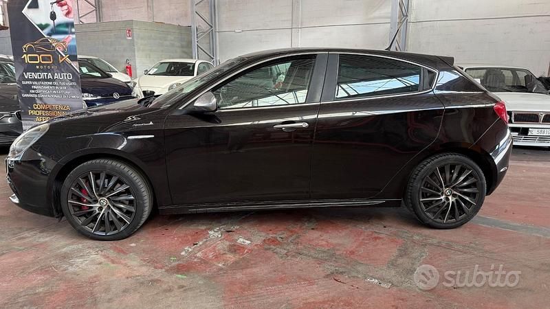 Usata Alfa Romeo Giulietta Veloce 140 CV (102 kW) 2013 Nero Utilitaria