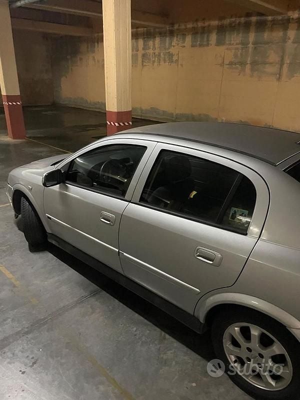 Usata Opel Astra 2004 Grigio