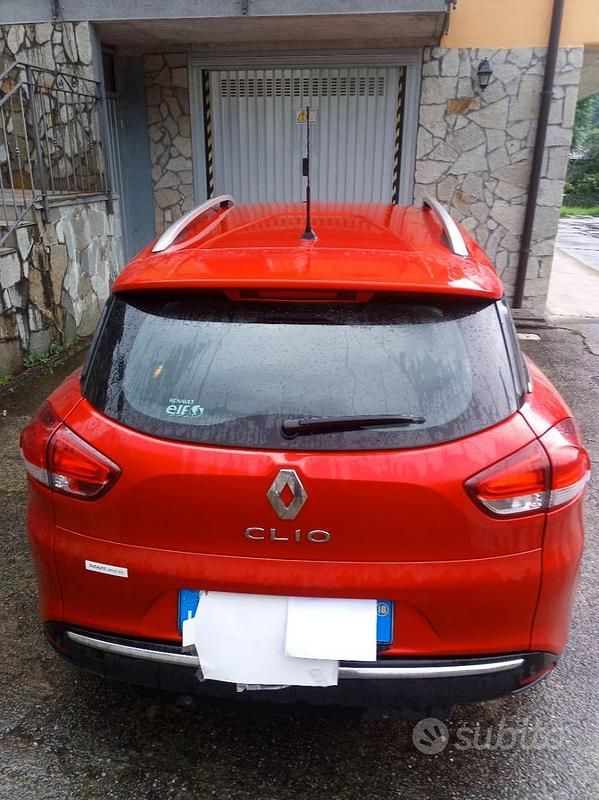 Usata Renault Clio GrandTour 75 CV (55 kW) 2018 Rosso Station wagon