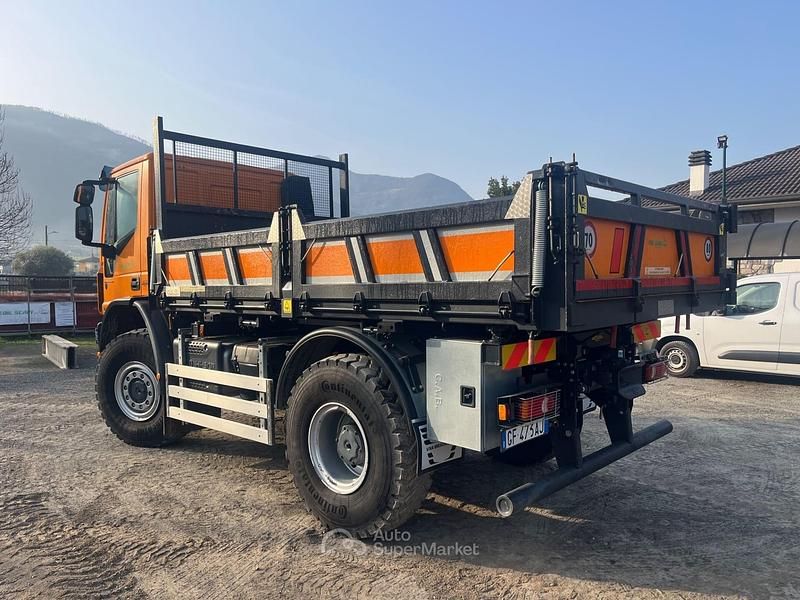Usata Iveco Daily 281 CV (206 kW) 2021 Arancione Utilitaria