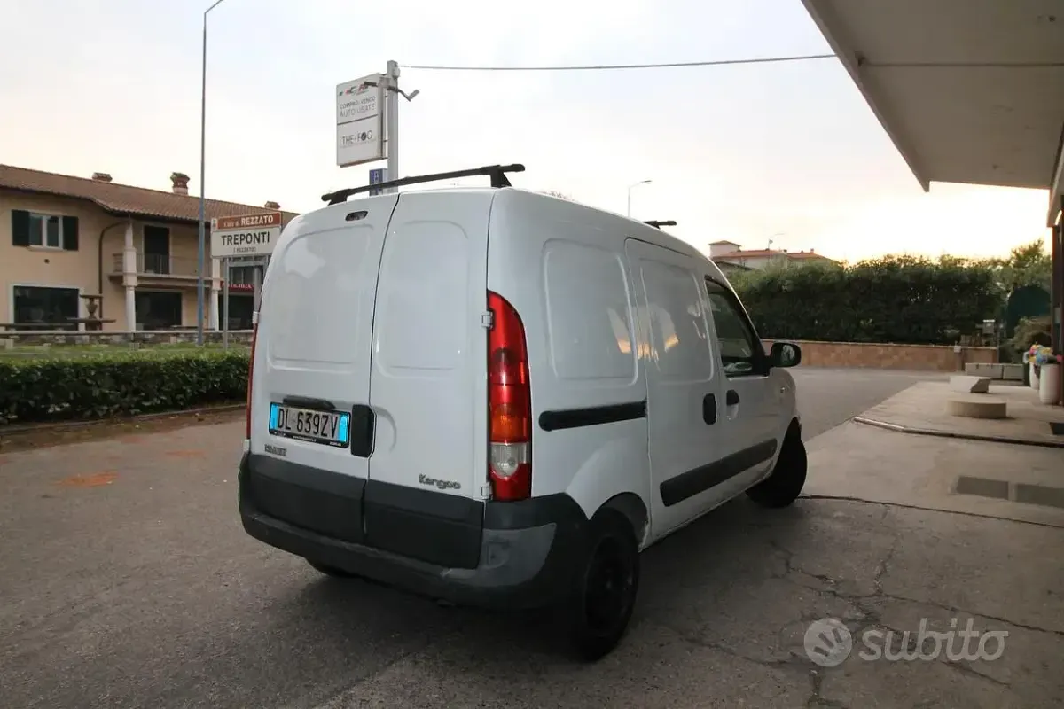 Usata Renault Kangoo 84 CV (61 kW) 2007 Bianco Monovolume