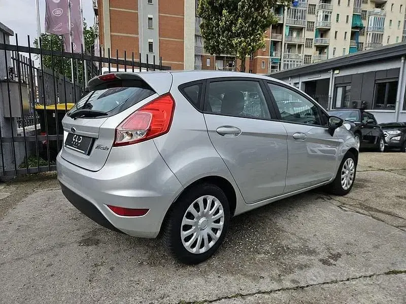 Usata Ford Fiesta Business Edition 60 CV (44 kW) 2016 Grigio Utilitaria