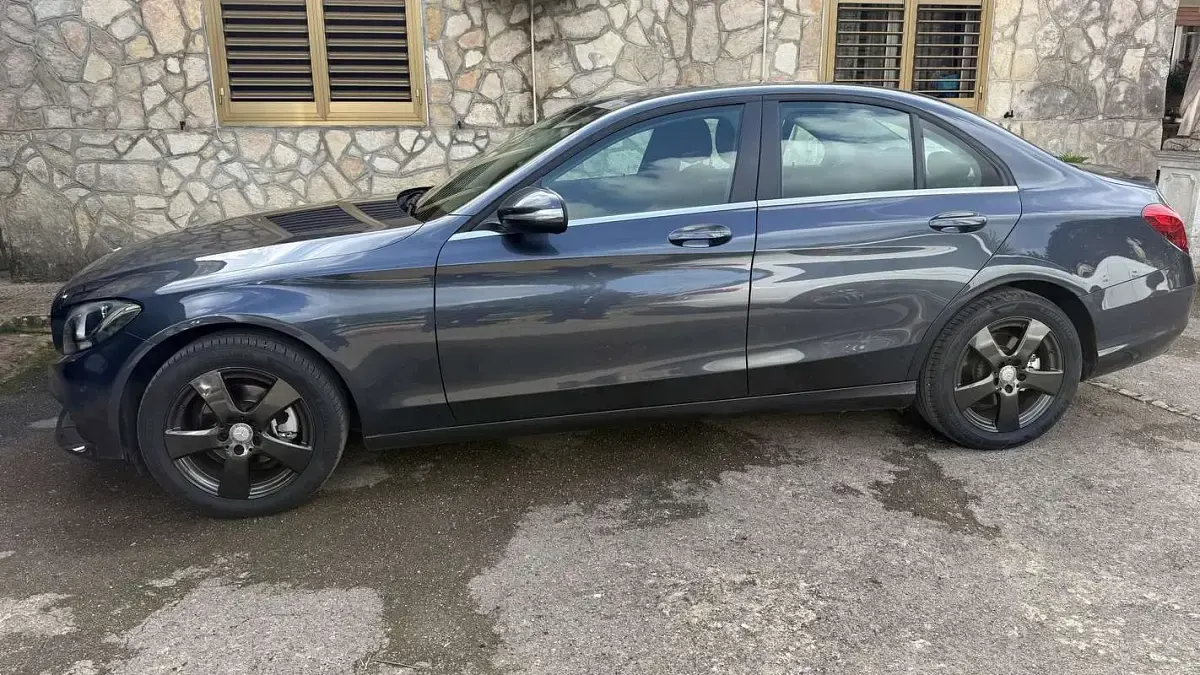 Usata Mercedes C180 Premium 116 CV (85 kW) 2015 Berlina