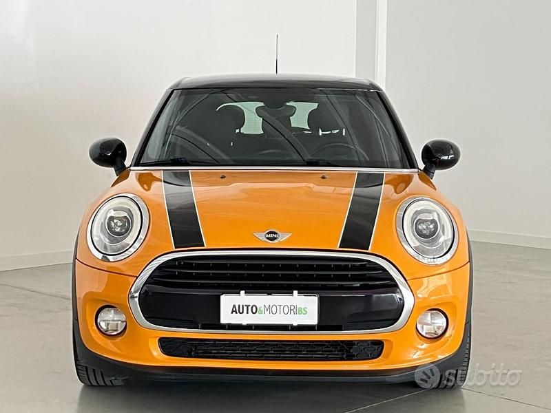 Usata Mini Cooper Hype 136 CV (100 kW) 2018 Arancione Utilitaria