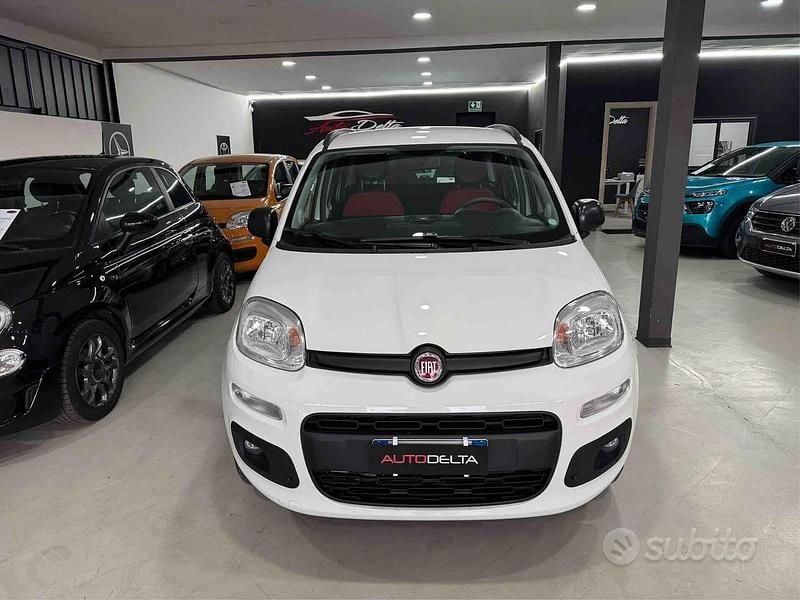 Usata Fiat Panda Lounge 71 CV (52 kW) 2020 Bianco Utilitaria