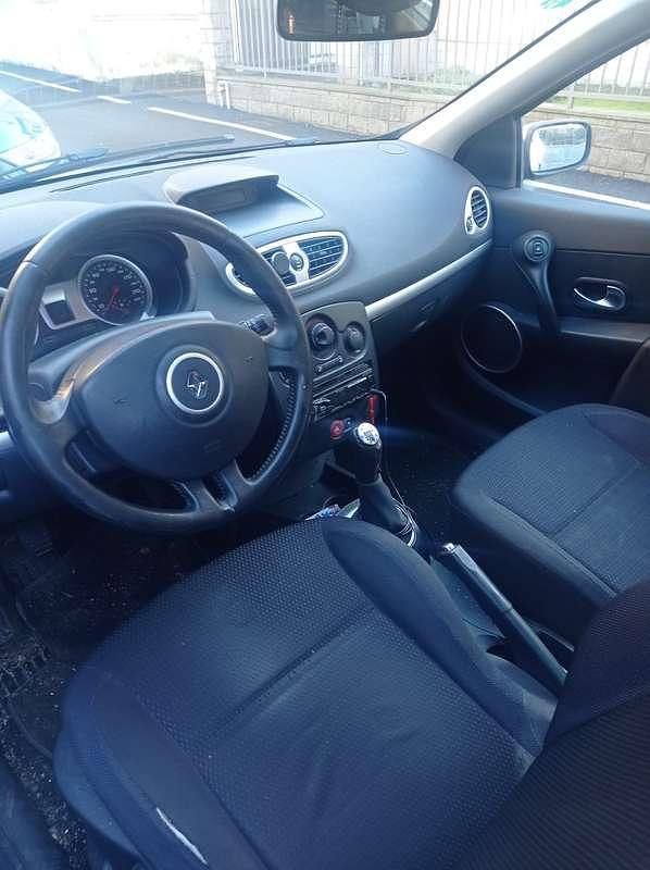 Usata Renault Clio II 95 CV (69 kW) 2006 Berlina