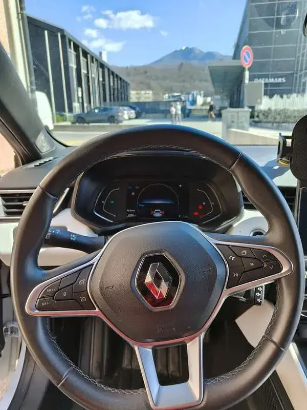 Usata Renault Clio V Techno 145 CV (106 kW) 2023 Berlina