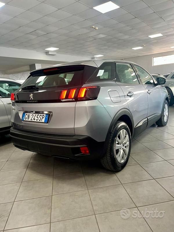 Usata Peugeot 3008 Active 131 CV (96 kW) 2023 Grigio SUV