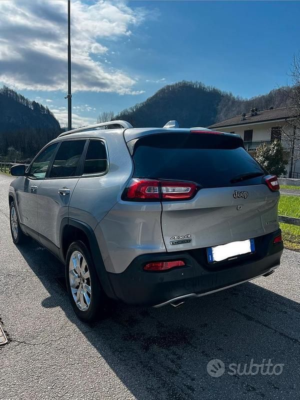 Usata Jeep Cherokee Limited 170 CV (125 kW) 2015 Grigio SUV