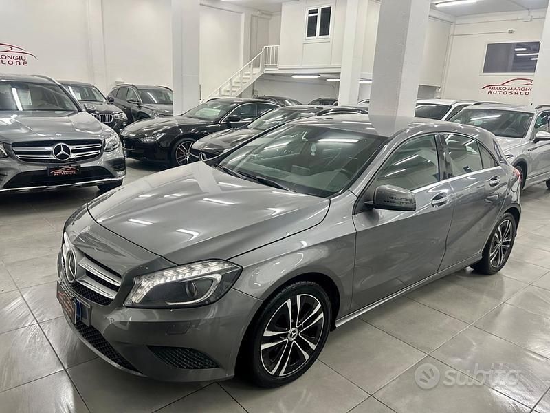 Usata Mercedes A180 110 CV (80 kW) 2015 Grigio Berlina