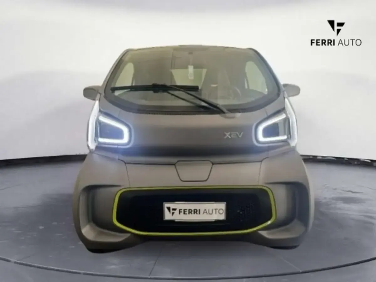 Usata XEV Yoyo 11 kW (15 CV) 2024 Grigio opaco Utilitaria