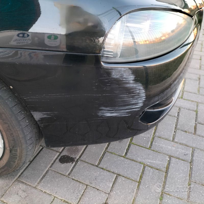 Usata Alfa Romeo 147 Distinctive 150 CV (110 kW) 2005 Nero Utilitaria