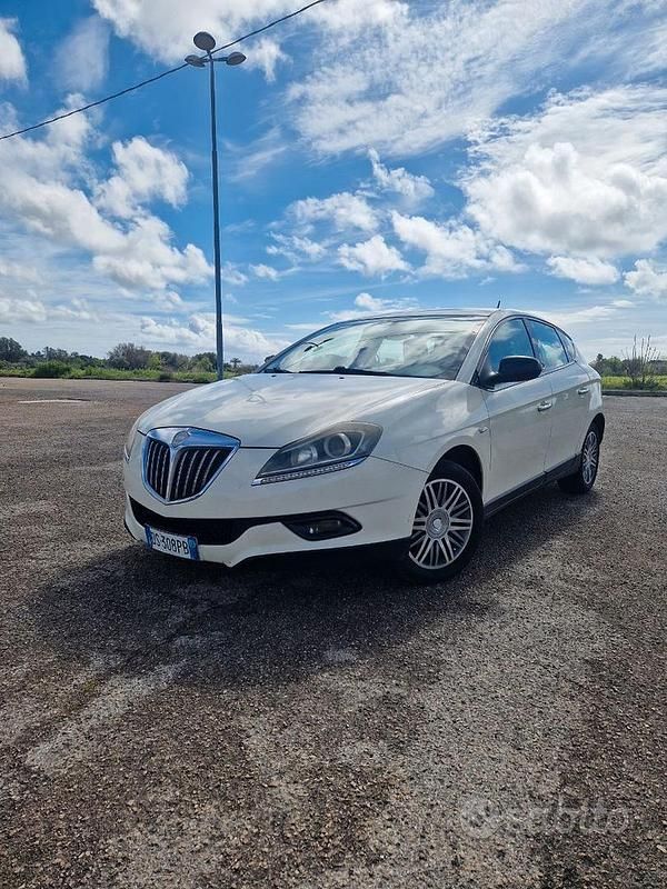 Usata Lancia Delta 165 CV (121 kW) 2008 Utilitaria