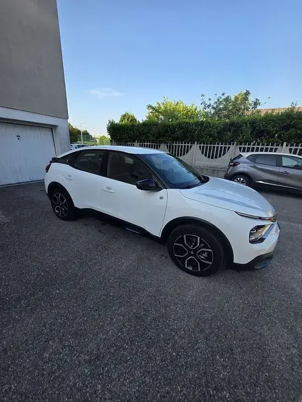 Usata Citroën e-C4 56 kW (77 CV) 2024 Bianco Berlina