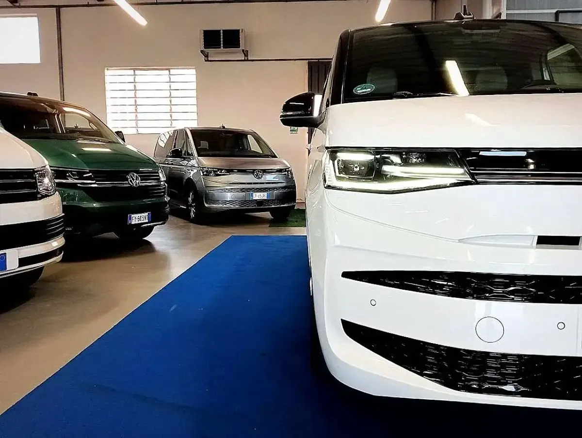Usata VW Multivan Edition 150 CV (110 kW) 2023 Bianco candy Monovolume